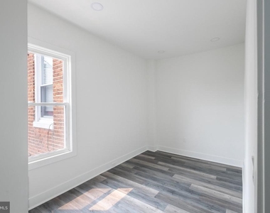 631 E 37th Street - Photo Thumbnail 23