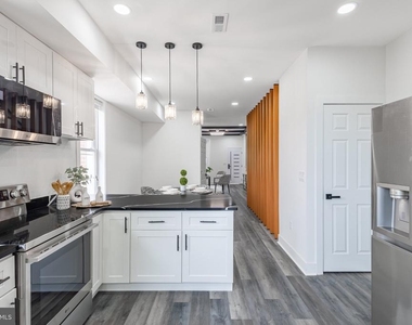 631 E 37th Street - Photo Thumbnail 12