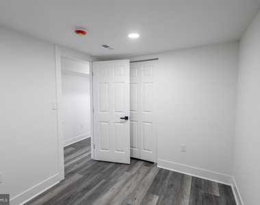 631 E 37th Street - Photo Thumbnail 10