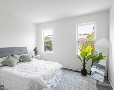 631 E 37th Street - Photo Thumbnail 31