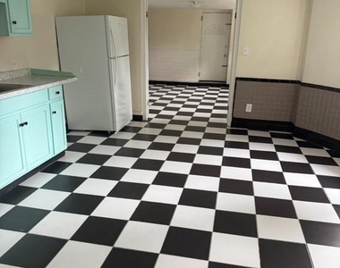 6408 Brook Avenue - Photo Thumbnail 7