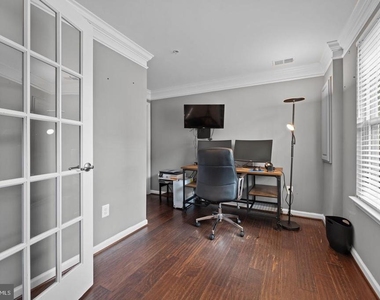 4662 Hudson Street - Photo Thumbnail 5