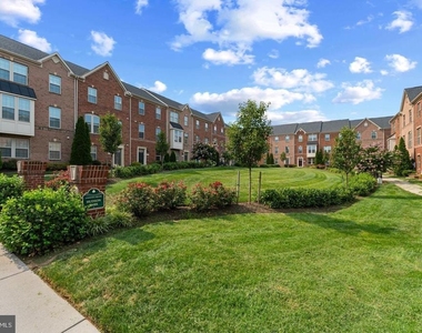 4662 Hudson Street - Photo Thumbnail 19