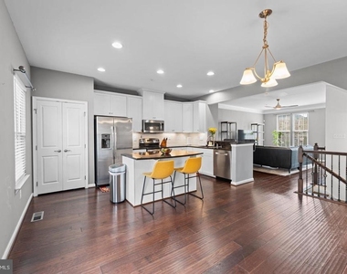 4662 Hudson Street - Photo Thumbnail 1