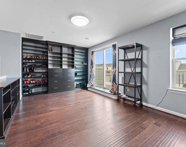 4662 Hudson Street - Photo Thumbnail 15