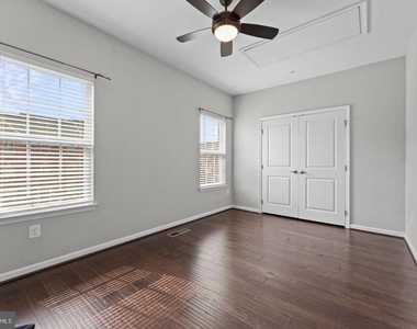 4662 Hudson Street - Photo Thumbnail 11