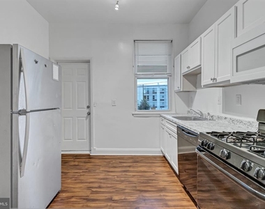 3027 Walbrook Avenue - Photo Thumbnail 4