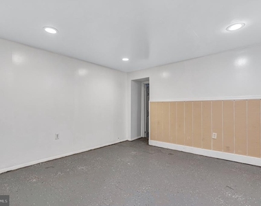 3027 Walbrook Avenue - Photo Thumbnail 18