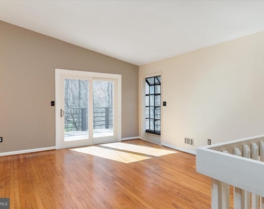2891 Spring Lakes Drive - Photo Thumbnail 10