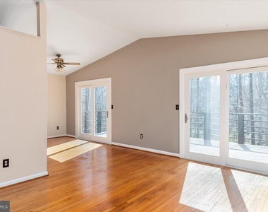 2891 Spring Lakes Drive - Photo Thumbnail 11
