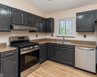 2891 Spring Lakes Drive - Photo Thumbnail 21
