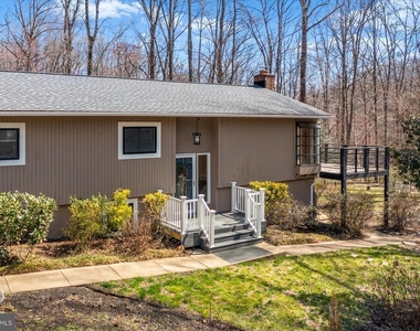 2891 Spring Lakes Drive - Photo Thumbnail 3