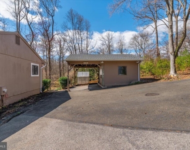 2891 Spring Lakes Drive - Photo Thumbnail 51