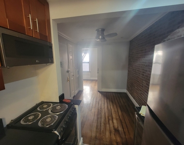 345 West 53rd Street - Photo Thumbnail 3
