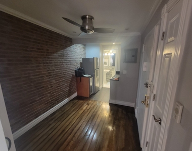 345 West 53rd Street - Photo Thumbnail 2