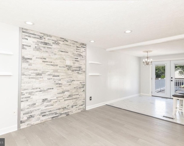 1415 Macedonia Drive - Photo Thumbnail 8