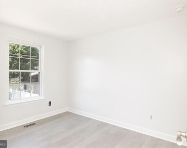 1415 Macedonia Drive - Photo Thumbnail 14