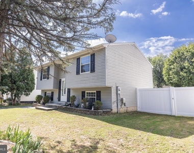 1415 Macedonia Drive - Photo Thumbnail 2
