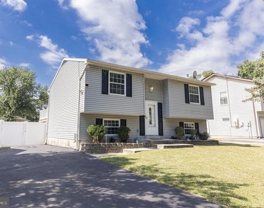 1415 Macedonia Drive - Photo Thumbnail 1