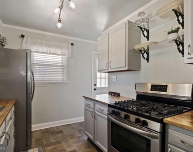 526 Newfield Road - Photo Thumbnail 7
