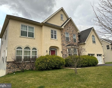 605 Sunflower Circle - Photo Thumbnail 1