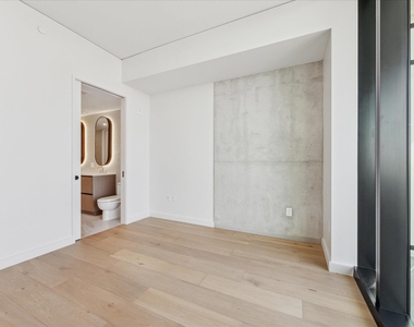 610 Davis St - Photo Thumbnail 5