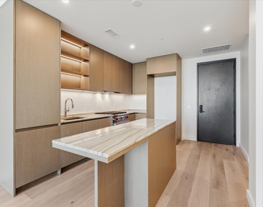 610 Davis St - Photo Thumbnail 2