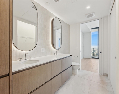 610 Davis St - Photo Thumbnail 8