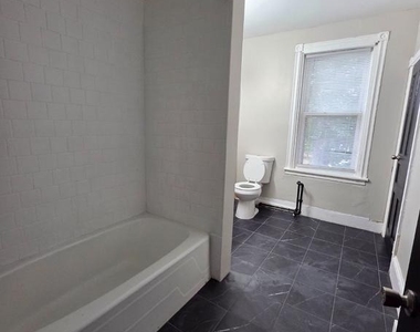 602 W 23rd Street - Photo Thumbnail 4
