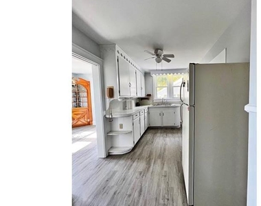 449 Front Street - Photo Thumbnail 5