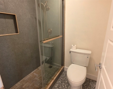 3205 Loyola Ln - Photo Thumbnail 23