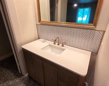 3205 Loyola Ln - Photo Thumbnail 24
