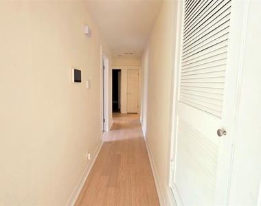 3205 Loyola Ln - Photo Thumbnail 18
