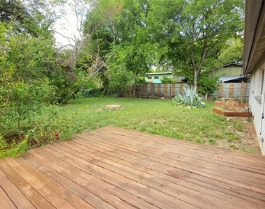 3205 Loyola Ln - Photo Thumbnail 26