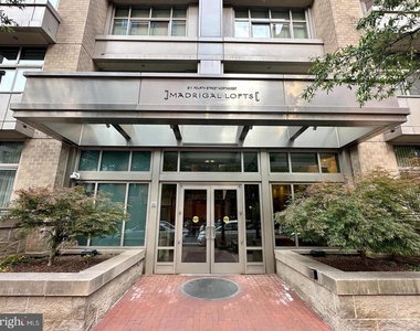 811 4th Street Nw - Photo Thumbnail 1