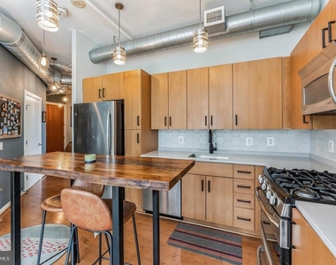 811 4th Street Nw - Photo Thumbnail 3