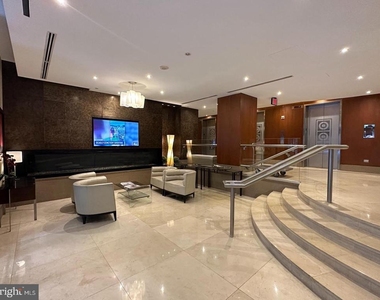 811 4th Street Nw - Photo Thumbnail 2