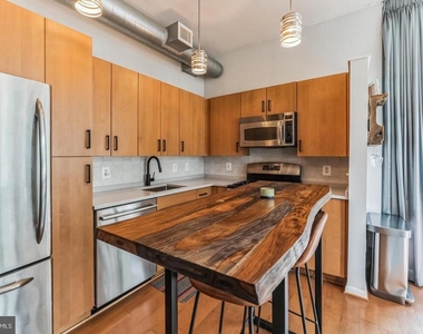 811 4th Street Nw - Photo Thumbnail 4