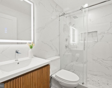 2517 Ontario Road Nw - Photo Thumbnail 10