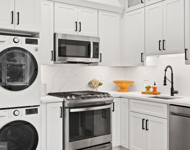 2517 Ontario Road Nw - Photo Thumbnail 9