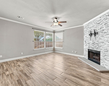1600 Viki Lynn Ct - Photo Thumbnail 8