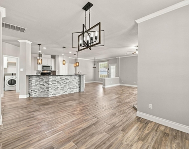 1600 Viki Lynn Ct - Photo Thumbnail 4