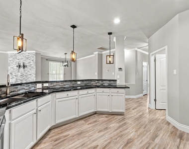 1600 Viki Lynn Ct - Photo Thumbnail 14