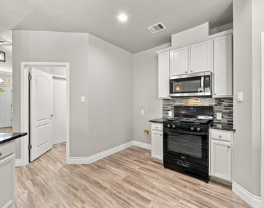 1600 Viki Lynn Ct - Photo Thumbnail 17