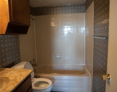 3000 Guadalupe St - Photo Thumbnail 9