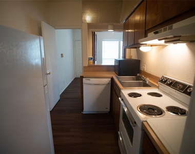 3000 Guadalupe St - Photo Thumbnail 4
