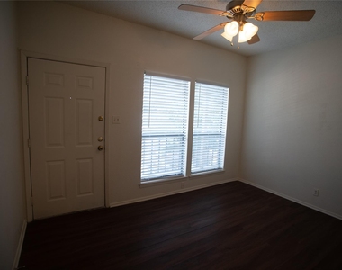 3000 Guadalupe St - Photo Thumbnail 1