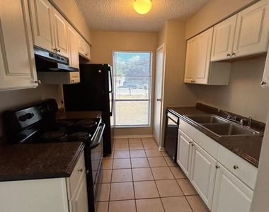 2706 Little Valley Cv - Photo Thumbnail 7