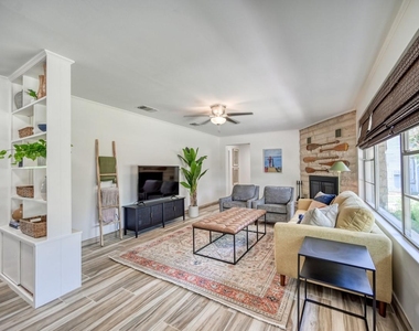 644 Cypress Rdg - Photo Thumbnail 6