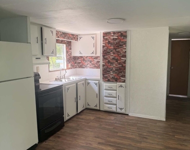 823 Janet Avenue - Photo Thumbnail 1
